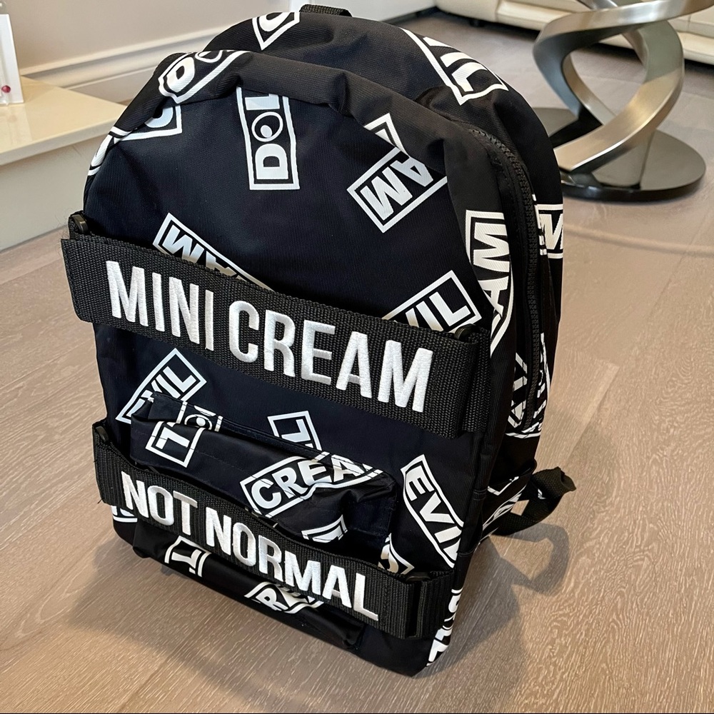 LIKE NEW🖤🤍  UNISEX ❤️‍🔥Stylish Large backpack from Mini Cream i.t Hongkong - Picture 5 of 14